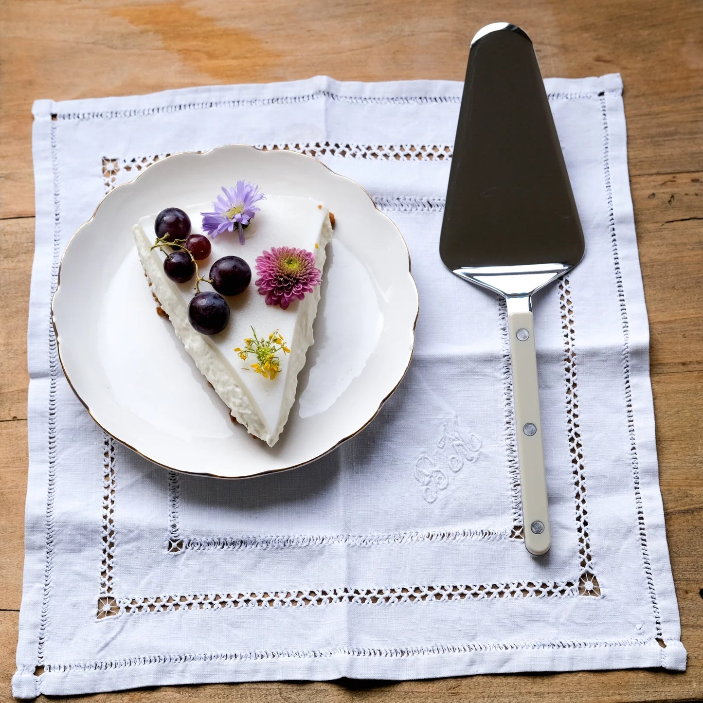 Bistrot Tart Server - Light Khaki