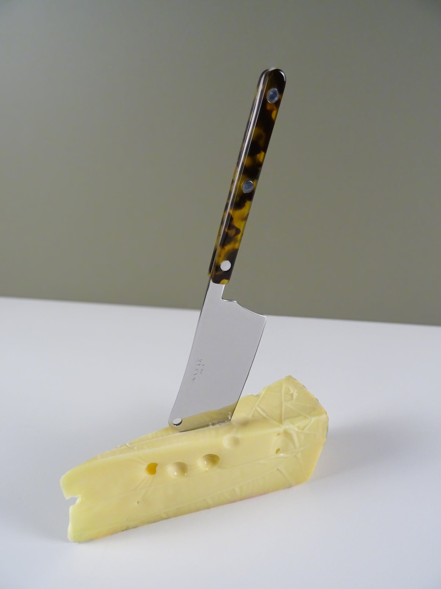 Tortoise Bistrot Cheese Cleaver - Pre Order