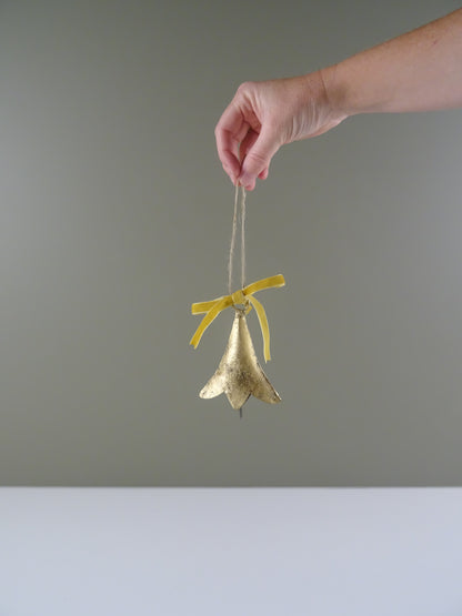 Rustic Scallop Shaped Christmas Bell with Bow (Pre-Order)