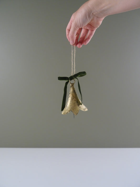 Rustic Scallop Shaped Christmas Bell with Bow (Pre-Order)