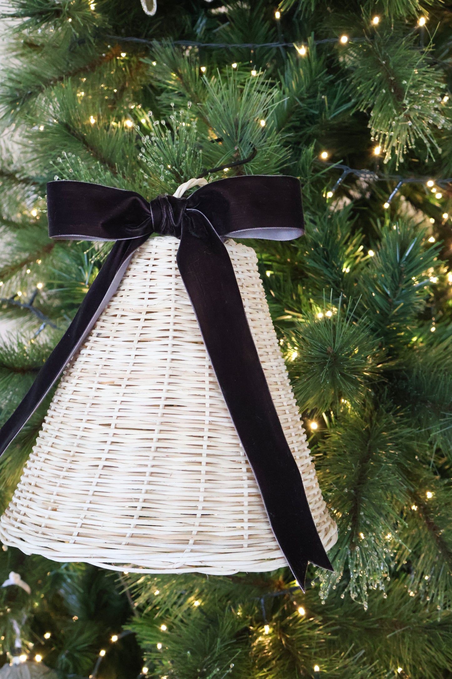 Jumbo Rattan Christmas Bell