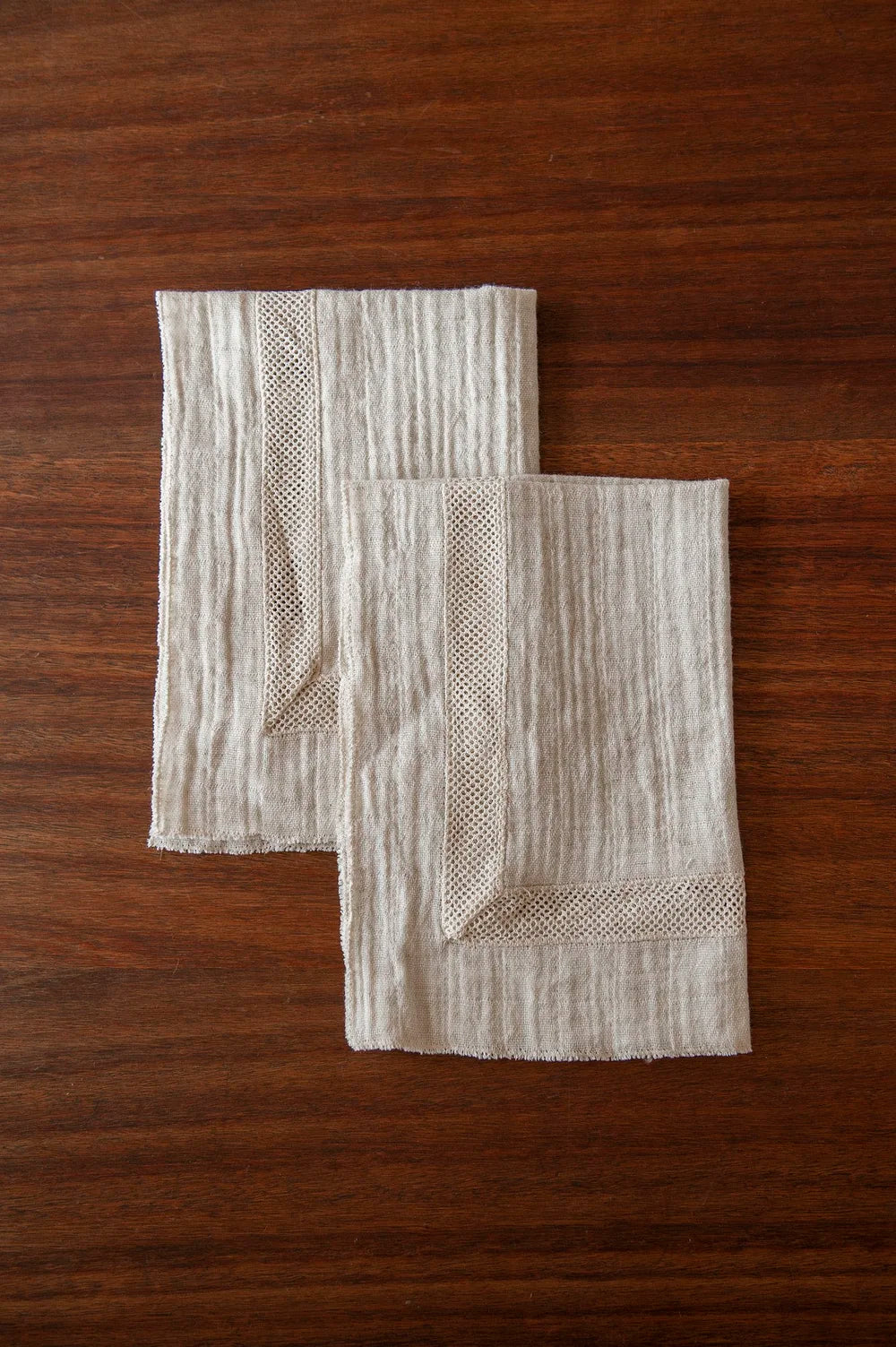 Portuguese melange placemats with a net lace frame by Bicla