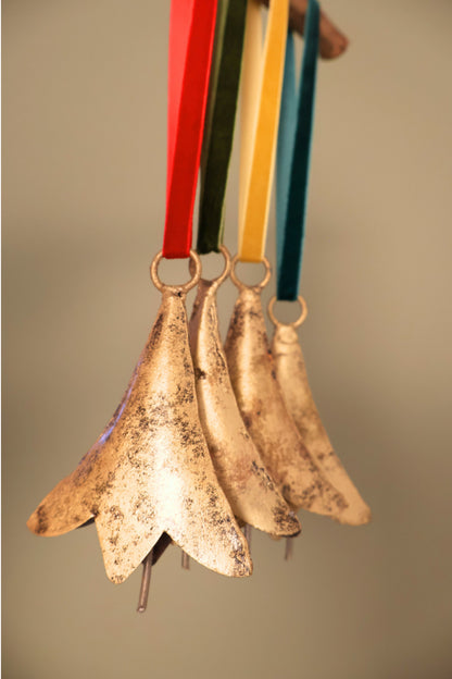 Bijou Rustic Scallop Bell